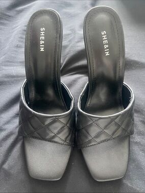 SHEIN Black Quilted Square-Toe Slip-On Mules